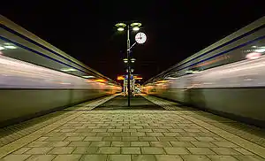 Trains at Årstaberg station
