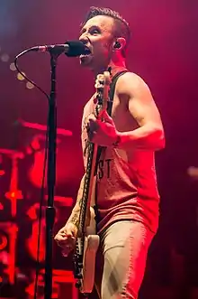 Bass performing with Shinedown in 2016