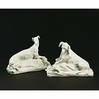 Pair of dogs, about 1749, height 13.4 centimetres (5.3&nbsp;in), V&A Museum