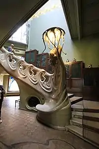 The stairway and the Medusa lamp