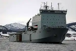 RFA&nbsp;Mounts Bay, a Bay-class landing ship