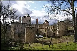 The chateau ruins in Saint-Aubin-de-Nabirat