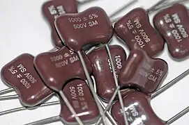 Some 1&nbsp;nF × 500&nbsp;VDC rated silver mica capacitors