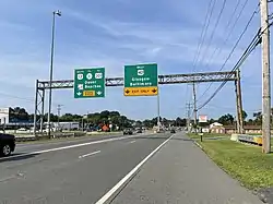 Split between US&nbsp;13 and US&nbsp;40 in State Road